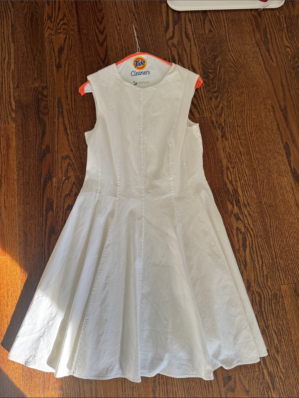 Theory size 8 Classic White Fit-and-Flare women’s Dress